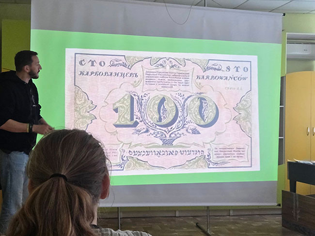 Встреча посетителей молодежного центра с известным историком