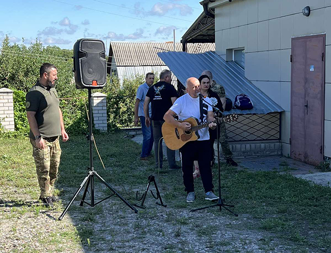 Церква співала пісні в Бабаях